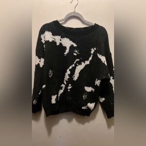 Black and white y2k sweater 
Gothic with shredding